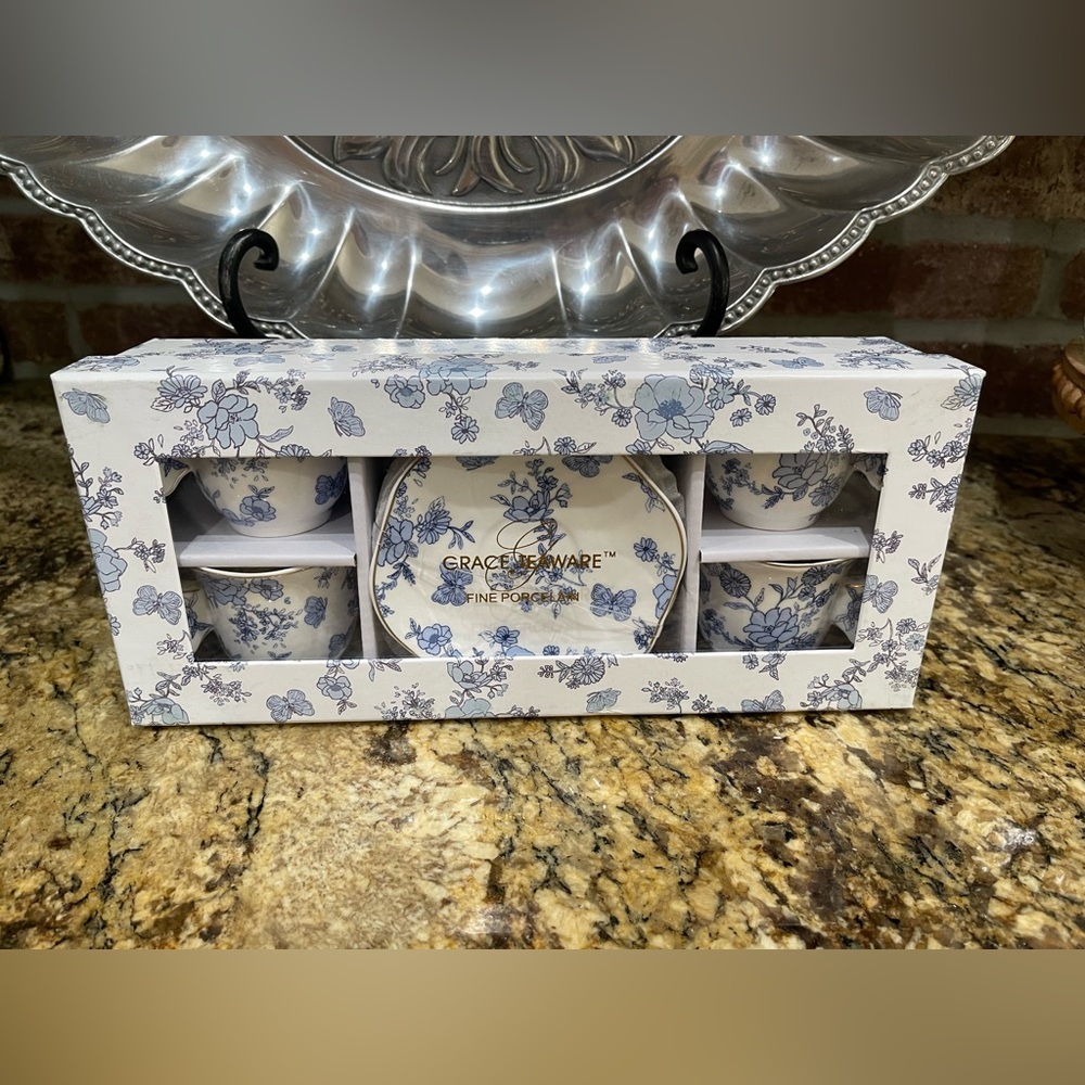 Grace Teaware fine porcelain set of (4) teacups & saucers - blue and white NEW